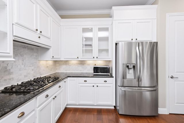 2040 Cove Ln, Roseville, CA 95747