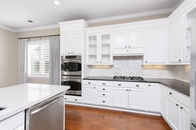 2040 Cove Ln, Roseville, CA 95747