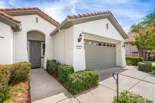 2040 Cove Ln, Roseville, CA 95747