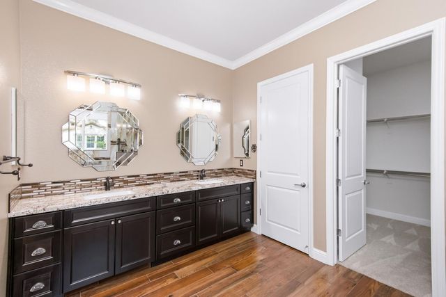 2040 Cove Ln, Roseville, CA 95747