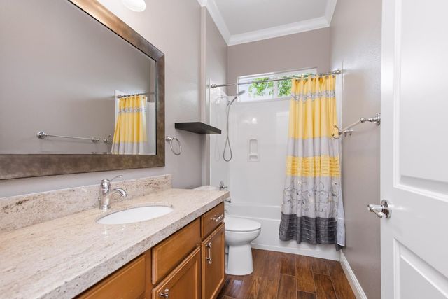 2040 Cove Ln, Roseville, CA 95747
