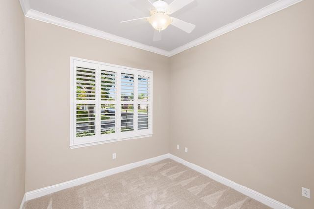 2040 Cove Ln, Roseville, CA 95747