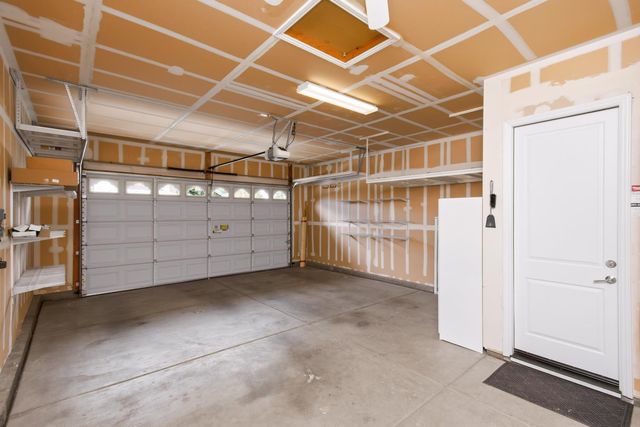 2040 Cove Ln, Roseville, CA 95747