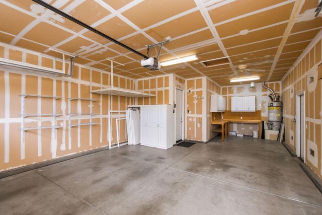 2040 Cove Ln, Roseville, CA 95747