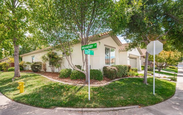 2040 Cove Ln, Roseville, CA 95747