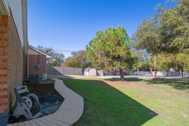 201 Gail Drive, Weatherford, TX 76085