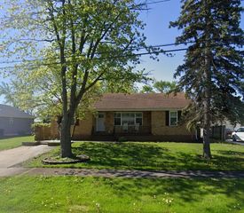 1215 Farragut Street, Crown Point, IN 46307