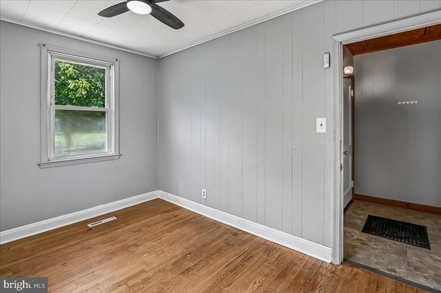 107 5TH AVE, Halethorpe, MD 21227