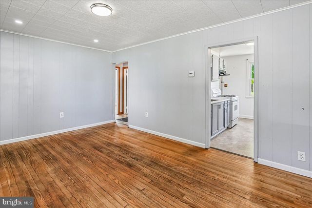 107 5TH AVE, Halethorpe, MD 21227