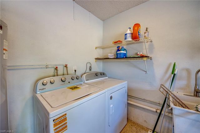 6425 Royal Woods DR, Fort Myers, FL 33908