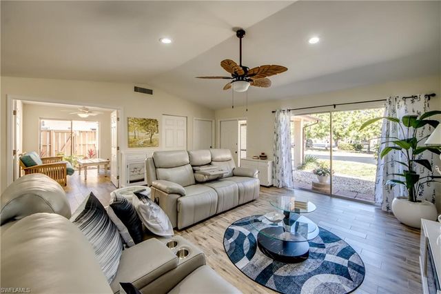 6425 Royal Woods DR, Fort Myers, FL 33908