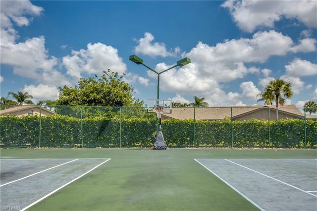 6425 Royal Woods DR, Fort Myers, FL 33908