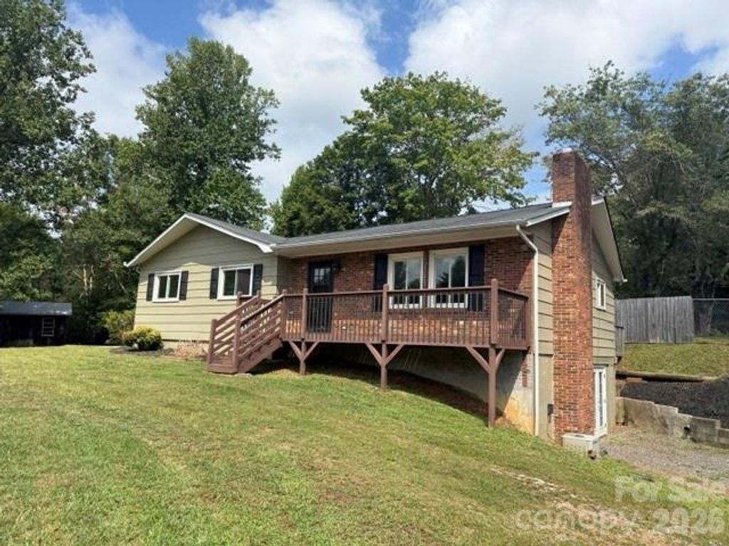 2005 Ada Williams Lane, Lenoir, NC 28645
