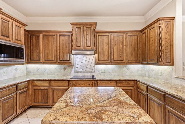 3900 Estancia Way, Fort Worth, TX 76108