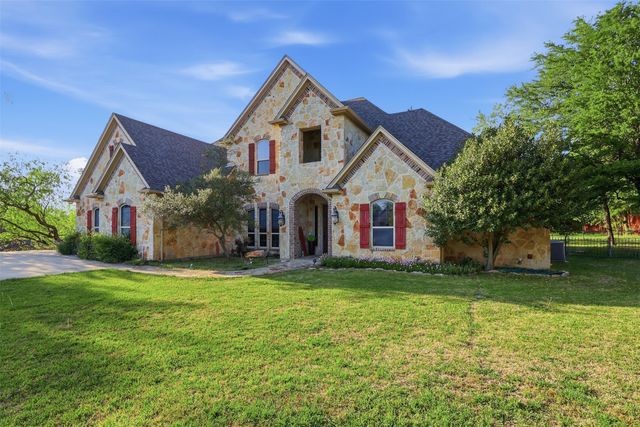 3900 Estancia Way, Fort Worth, TX 76108