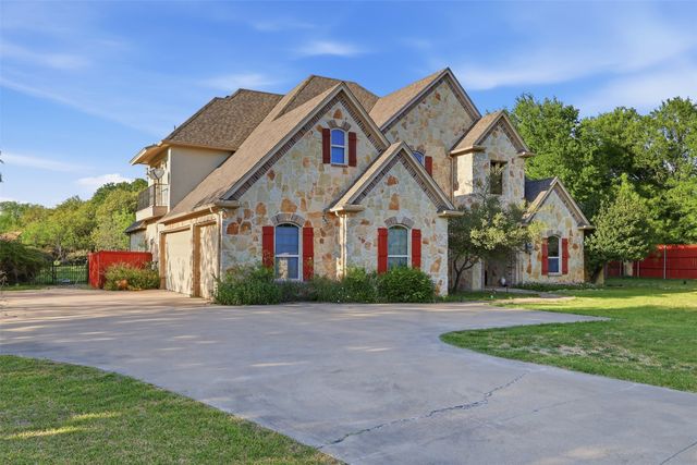 3900 Estancia Way, Fort Worth, TX 76108