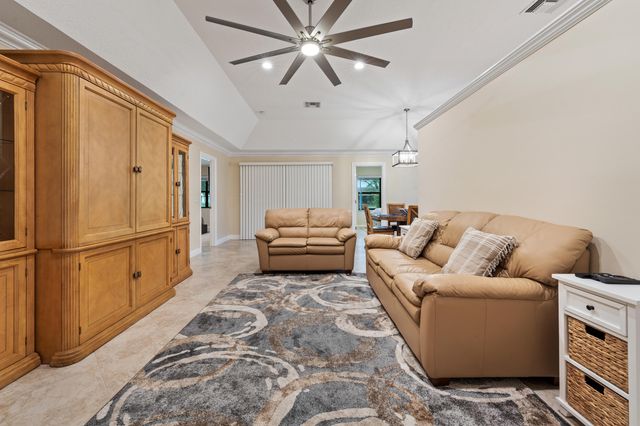 109 Half Moon Circle C, Jupiter, FL 33458