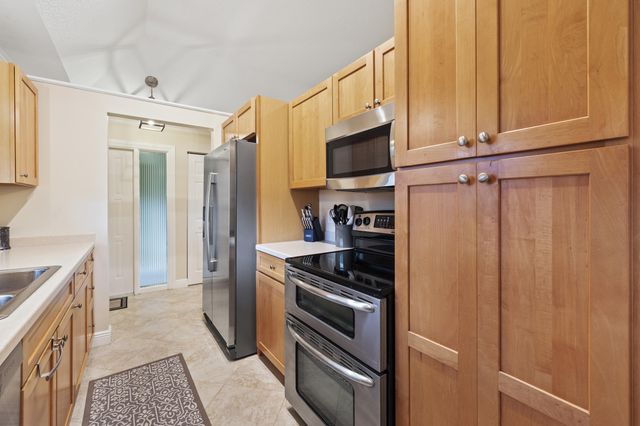 109 Half Moon Circle C, Jupiter, FL 33458