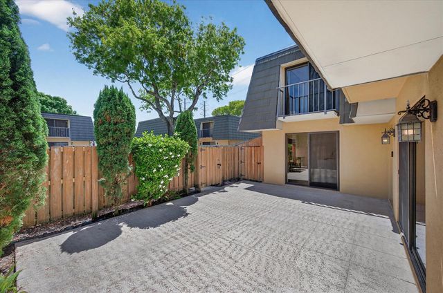 1617 16th Way, West Palm Beach, FL 33407