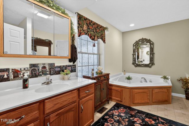 12138 Dettor Road, Bristol, VA 24202