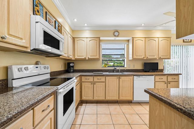 21875 Arriba Real 18b, Boca Raton, FL 33433