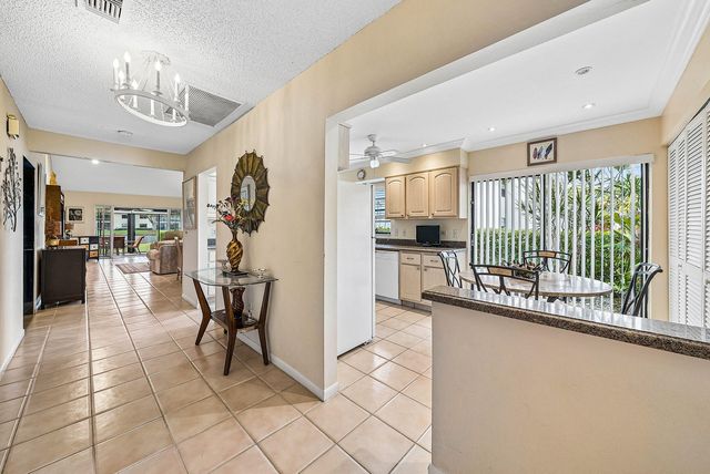 21875 Arriba Real 18b, Boca Raton, FL 33433