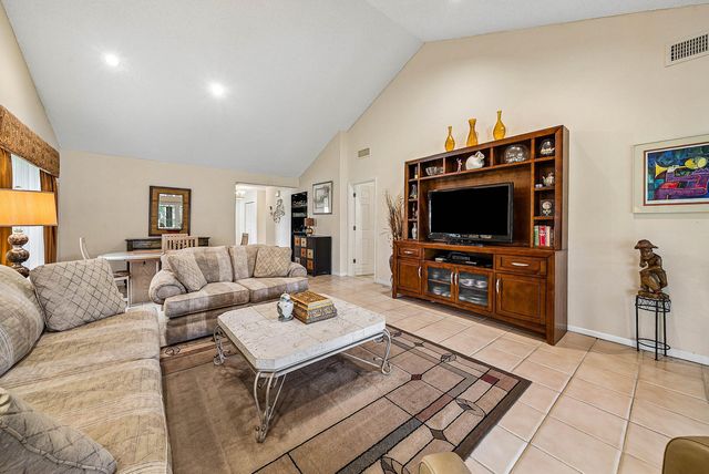 21875 Arriba Real 18b, Boca Raton, FL 33433