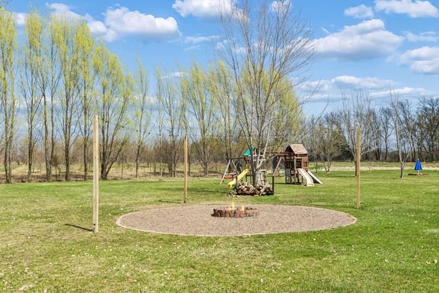 13556 355th Street, Lindstrom, MN 55045