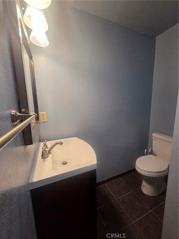 14299 La Paz Drive 32, Victorville, CA 92395