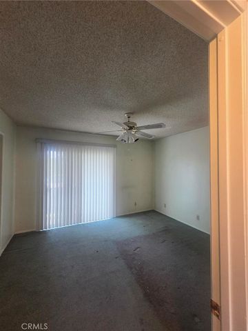 14299 La Paz Drive 32, Victorville, CA 92395