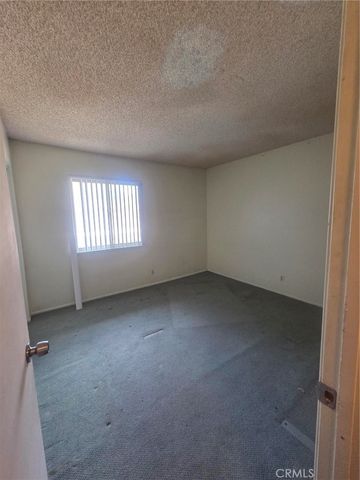 14299 La Paz Drive 32, Victorville, CA 92395