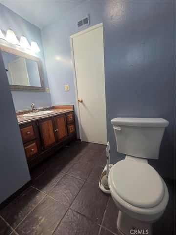 14299 La Paz Drive 32, Victorville, CA 92395