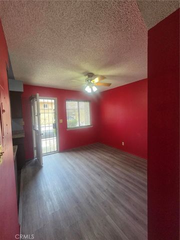 14299 La Paz Drive 32, Victorville, CA 92395