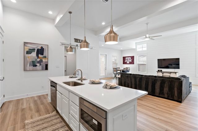 5048 Mooney Falls Drive, Bryan, TX 77802