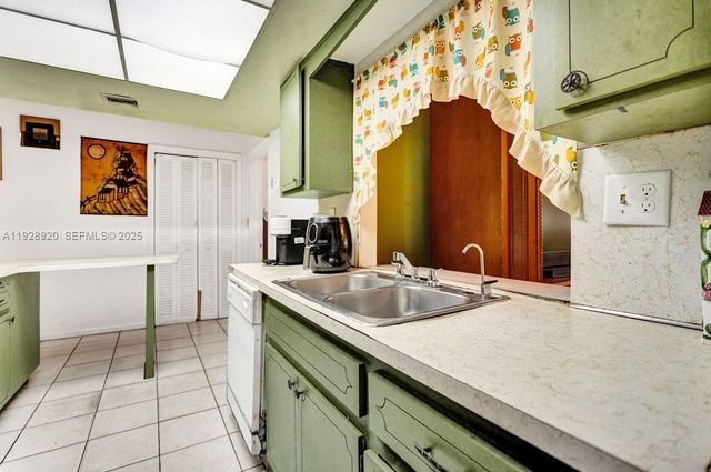 4781 NW 19th Ct, Lauderhill, FL 33313