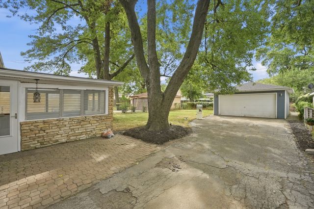 17530 Henry Street, Lansing, IL 60438
