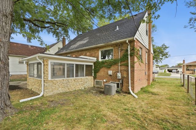 17530 Henry Street, Lansing, IL 60438