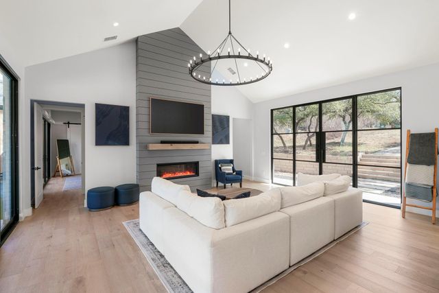 243 Emerald Point CV, Driftwood, TX 78619