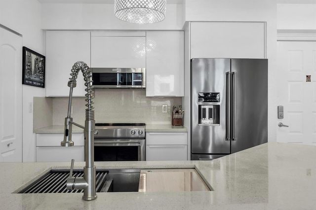 1830 Radius Drive 912, Hollywood, FL 33020