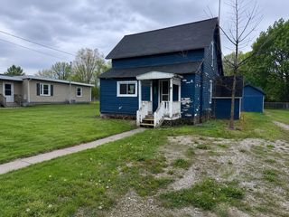 125 N Chippewa, Shepherd, MI 48883