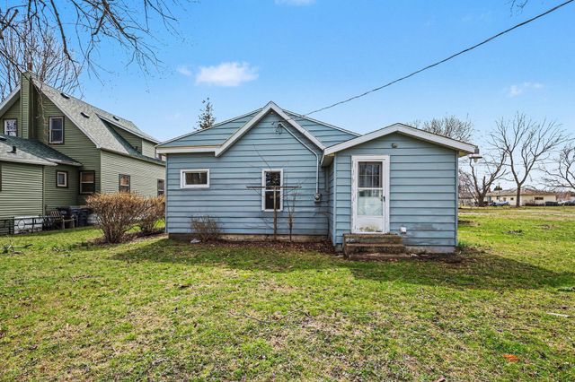 319 Fruit Street, South Haven, MI 49090
