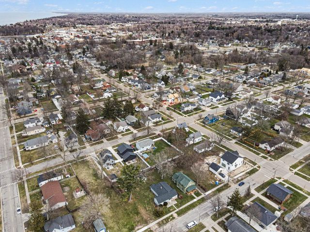319 Fruit Street, South Haven, MI 49090
