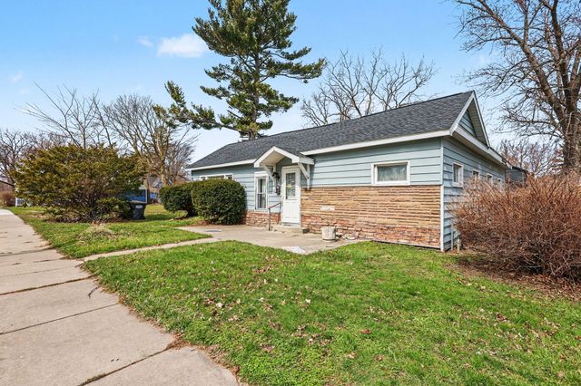 319 Fruit Street, South Haven, MI 49090