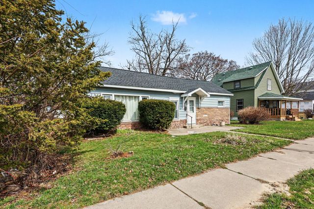 319 Fruit Street, South Haven, MI 49090
