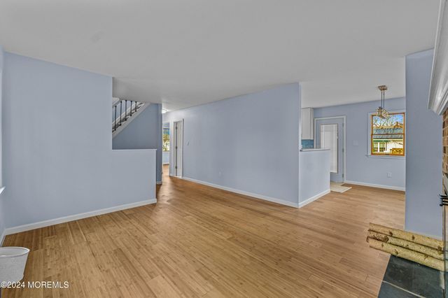 58 Flipper Avenue, Manahawkin, NJ 08050