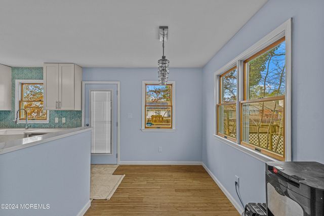 58 Flipper Avenue, Manahawkin, NJ 08050