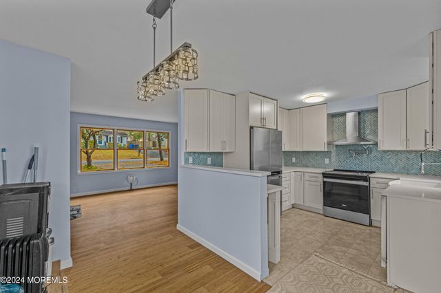 58 Flipper Avenue, Manahawkin, NJ 08050
