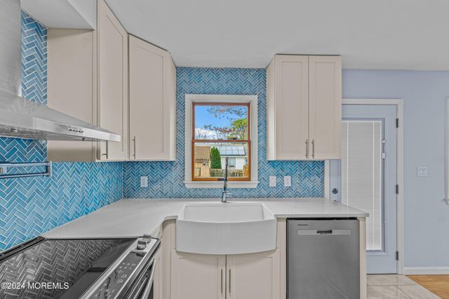 58 Flipper Avenue, Manahawkin, NJ 08050