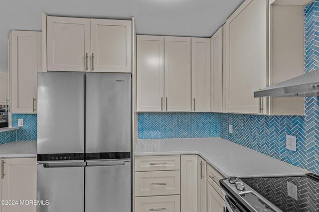 58 Flipper Avenue, Manahawkin, NJ 08050