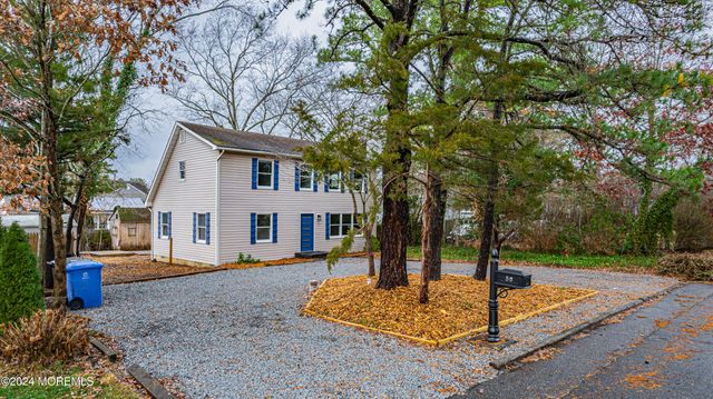 58 Flipper Avenue, Manahawkin, NJ 08050